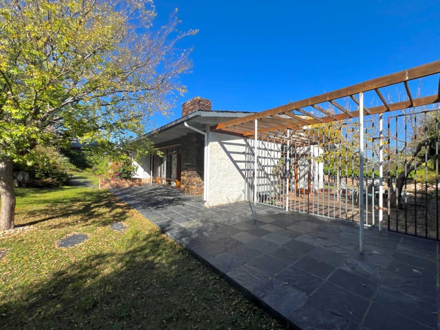 4 Bedroom Property for Sale in Uniepark Western Cape